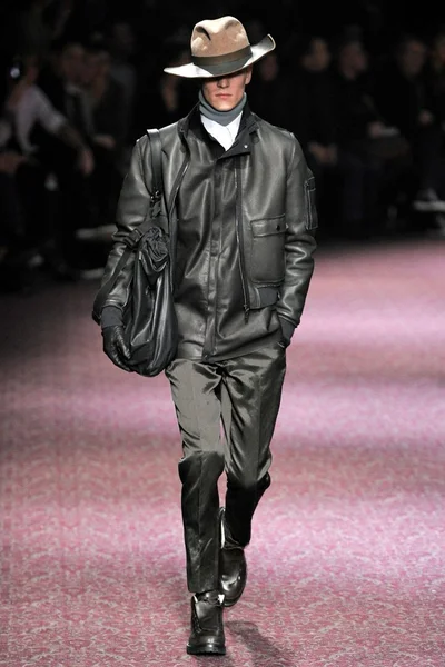 Look 26
